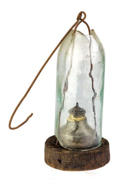 La bouteille-lanterne fabriquée par lamoniale