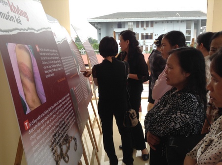 The mobile exhibition “Smiling Tears” opened to Bac Ninh Provincial Women’s Union