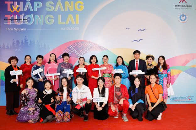 “Thắp sáng tương lai” – Chung tay xóa bỏ rào cản giới “Thắp sáng tương lai” – Chung tay xóa bỏ rào cản giới