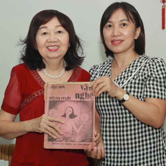 HÁT CHO ĐỒNG BÀO TÔI NGHE – BẢN HÙNG CA CỦA NHỮNG TÀ ÁO TRẮNG DẤN THÂN