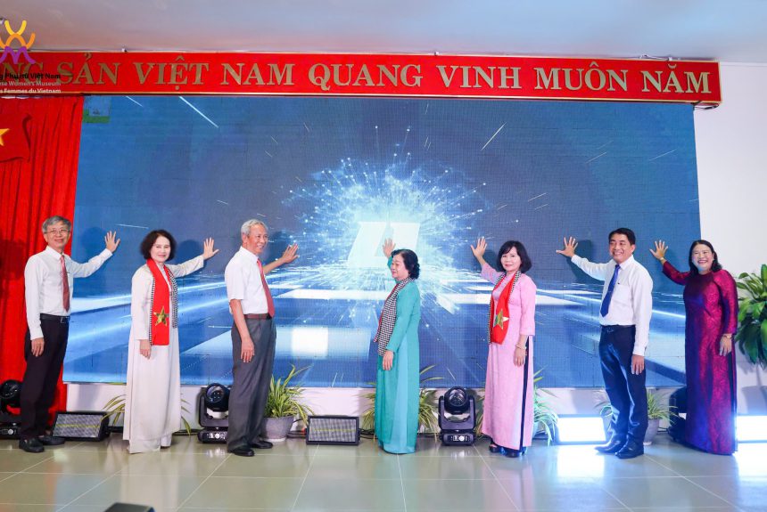 KHAI MẠC TRIỂN LÃM “SEN TRONG ĐÁ”’ TẠI BẢO TÀNG CÔN ĐẢO